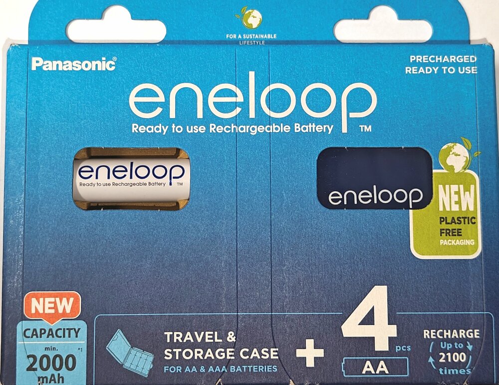 Eneloop AA 2000mAh 4 stuks in blauwe batterij houder