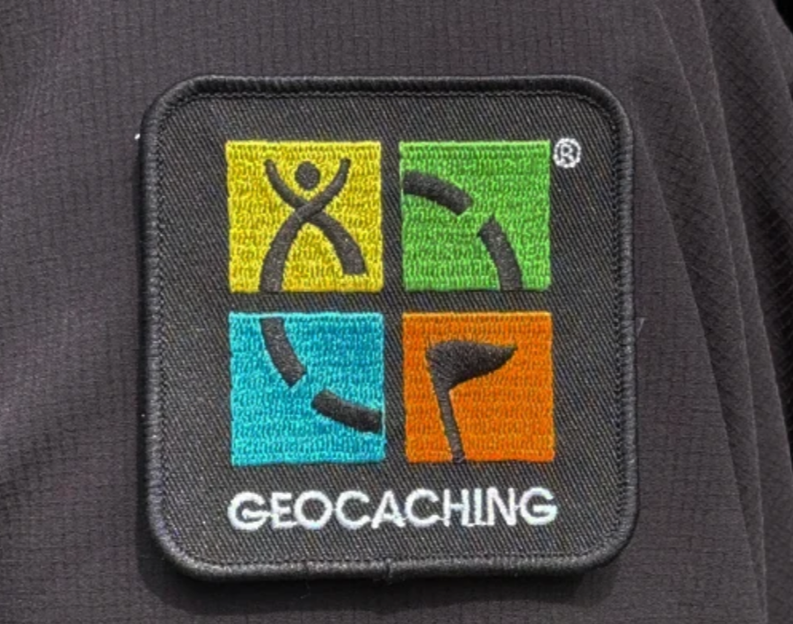 badge zwart