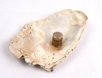 Oester cache container