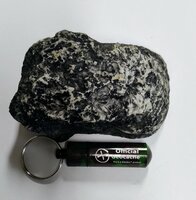 fake-rock-zwart