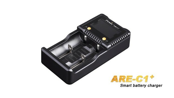 Fenix - lader voor 2 x 18650, 26650, 16340, 14500, 10440, NiMH AA, AAA en C