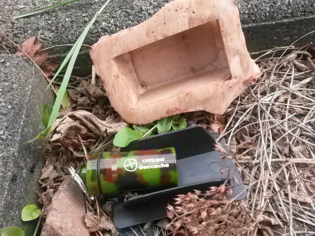 Fake Rock - zwart (incl micro container)