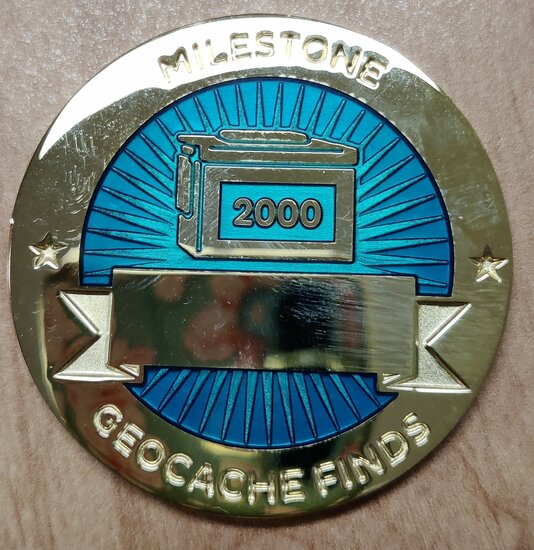 Finds -   2000 Finds Milestone set met klein foutje