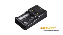 Fenix - lader voor 2 x 18650, 26650, 16340, 14500, 10440, NiMH AA, AAA en C
