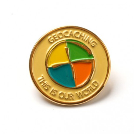 Pin - Geocaching: This is our World, goud